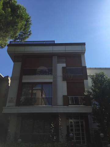 Продается трехкомнатная квартира в новом малоэтажном жилом комплексе