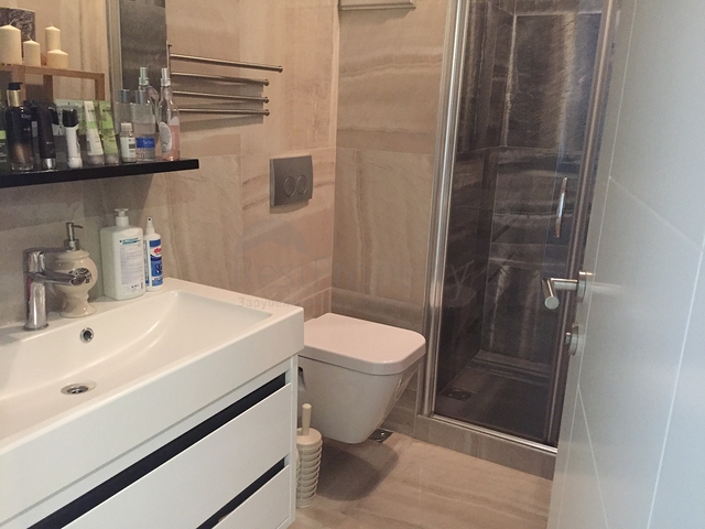 Продается трехкомнатная квартира в новом малоэтажном жилом комплексе