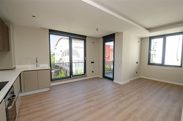 Квартиры 1+1, 2+1, 3+1 в комплексе в районе Гюзельоба Лара 