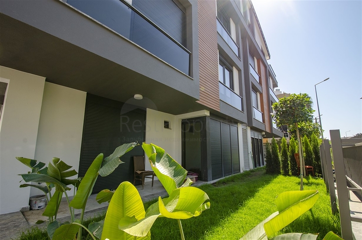 Квартиры 1+1, 2+1, 3+1 в комплексе в районе Гюзельоба Лара 