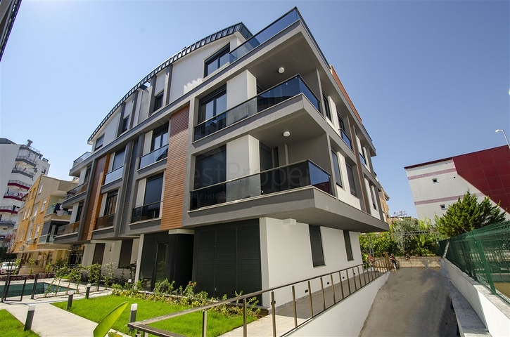 Квартиры 1+1, 2+1, 3+1 в комплексе в районе Гюзельоба Лара 