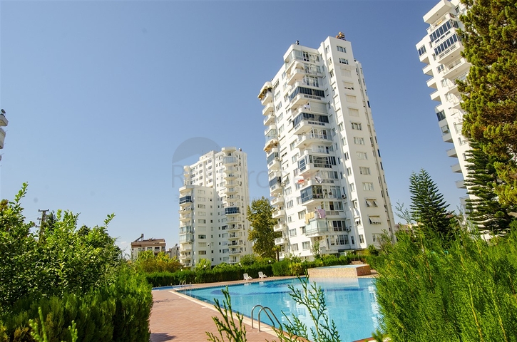 Квартира 2+1 в Чалаяне Ларе в комплексе с олимпийским бассейном