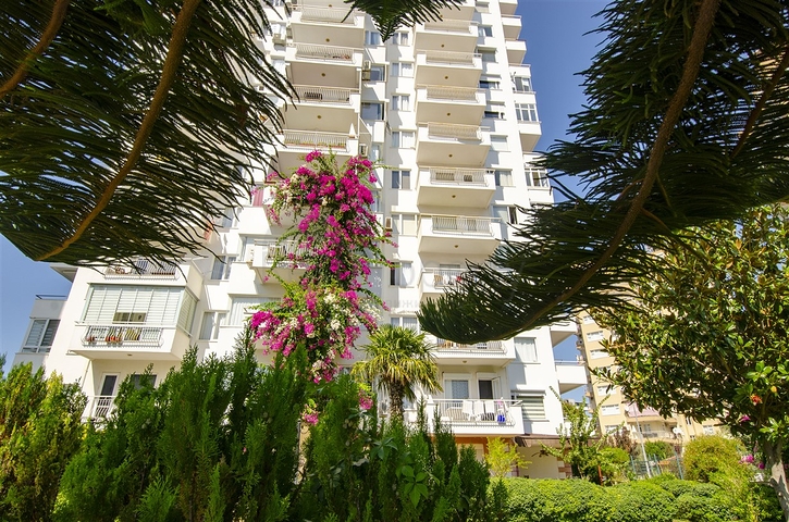 Квартира 2+1 в Чалаяне Ларе в комплексе с олимпийским бассейном