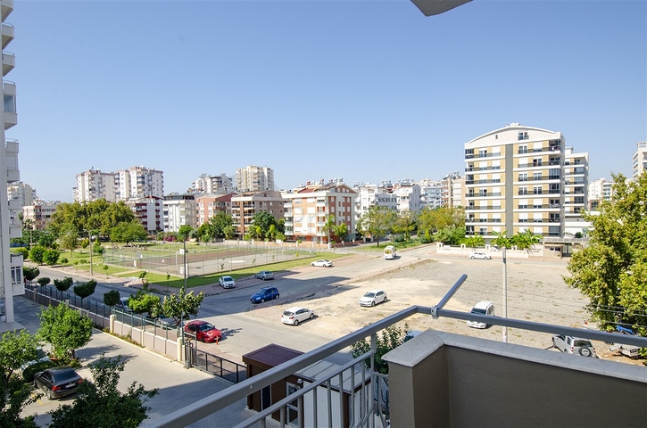 Квартира 2+1 в Чалаяне Ларе в комплексе с олимпийским бассейном