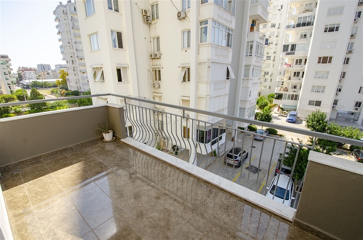 Квартира 2+1 в Чалаяне Ларе в комплексе с олимпийским бассейном