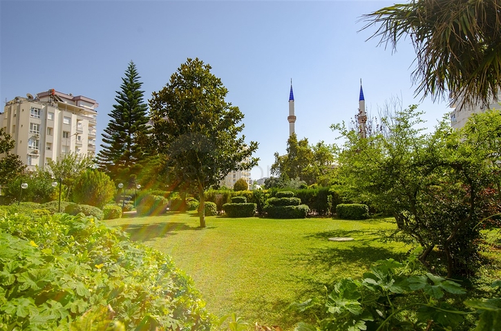 Квартира 2+1 в Чалаяне Ларе в комплексе с олимпийским бассейном