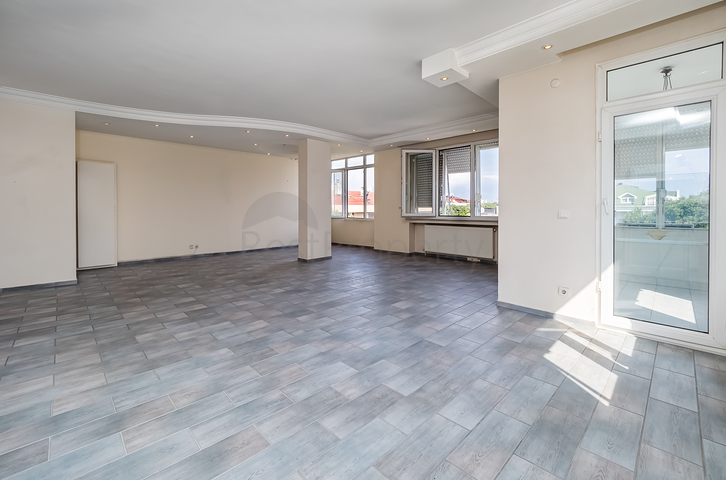 Дуплекс с идеальным расположением в европейском районе Ешилькёй