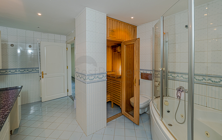 Дуплекс с идеальным расположением в европейском районе Ешилькёй