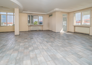 Дуплекс с идеальным расположением в европейском районе Ешилькёй