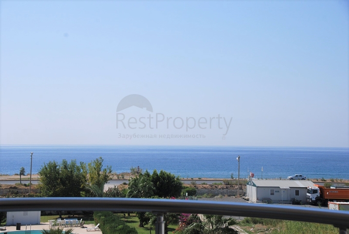 Трехкомнатные апартаменты в новом районе Демирташ