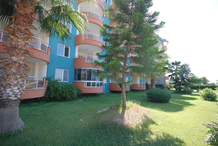 Трехкомнатные апартаменты в новом районе Демирташ