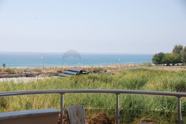 Трехкомнатные апартаменты в новом районе Демирташ