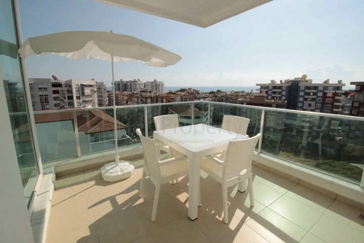 Трехкомнатная квартира с видом на море