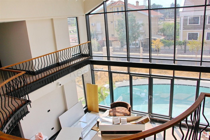 Люкс вилла 9+1 с садом в районе Дошемеальты Анталья