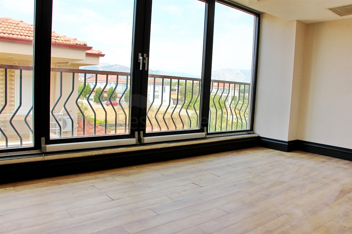 Люкс вилла 9+1 с садом в районе Дошемеальты Анталья