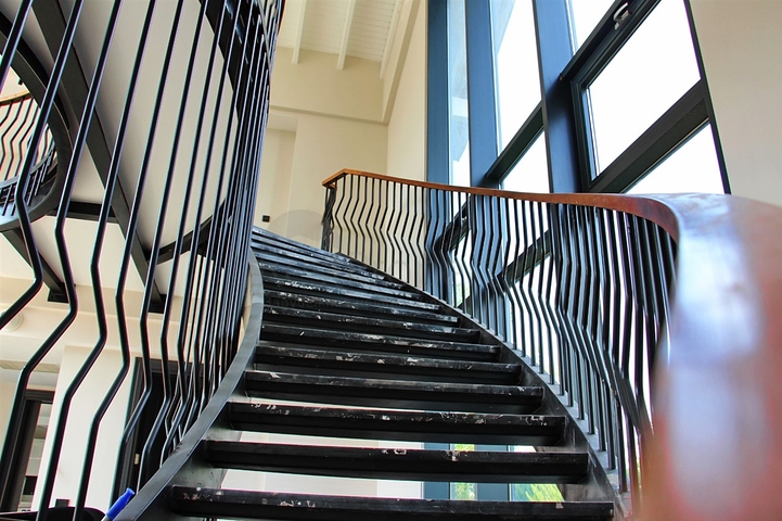 Люкс вилла 9+1 с садом в районе Дошемеальты Анталья