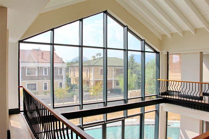 Люкс вилла 9+1 с садом в районе Дошемеальты Анталья