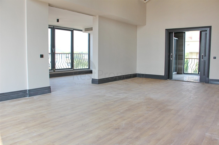 Люкс вилла 9+1 с садом в районе Дошемеальты Анталья