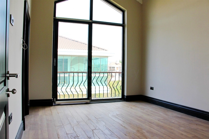 Люкс вилла 9+1 с садом в районе Дошемеальты Анталья