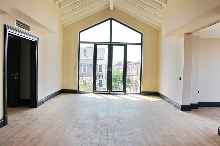 Люкс вилла 9+1 с садом в районе Дошемеальты Анталья