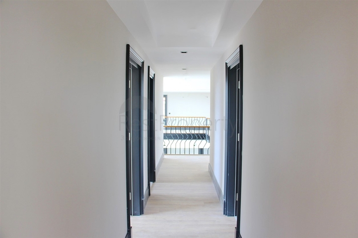 Люкс вилла 9+1 с садом в районе Дошемеальты Анталья