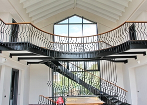 Люкс вилла 9+1 с садом в районе Дошемеальты Анталья