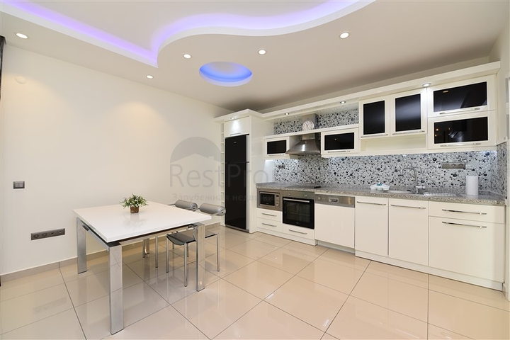 Ваш кусочек рая на первой береговой линии с видом на море