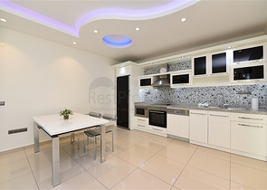 Ваш кусочек рая на первой береговой линии с видом на море