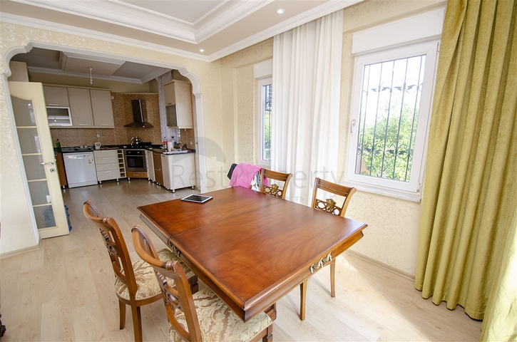 Отдельностоящая вилла 3+1 с мебелью в Гейнюке Кемере 