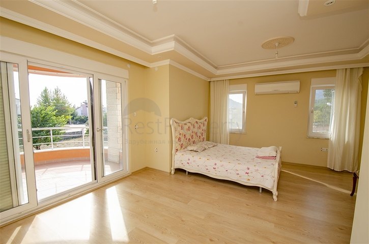 Отдельностоящая вилла 3+1 с мебелью в Гейнюке Кемере 