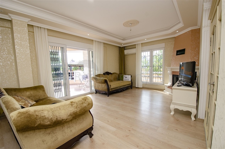 Отдельностоящая вилла 3+1 с мебелью в Гейнюке Кемере 