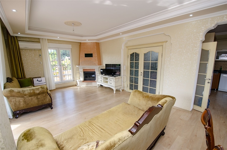 Отдельностоящая вилла 3+1 с мебелью в Гейнюке Кемере 