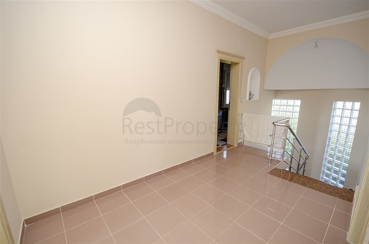 Отдельностоящая вилла 3+1 с мебелью в Гейнюке Кемере 