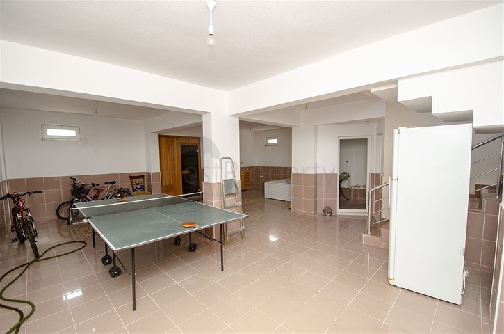 Отдельностоящая вилла 3+1 с мебелью в Гейнюке Кемере 