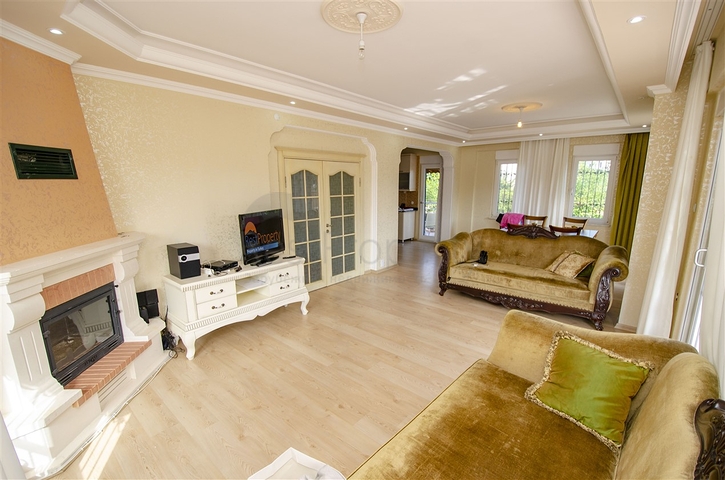 Отдельностоящая вилла 3+1 с мебелью в Гейнюке Кемере 