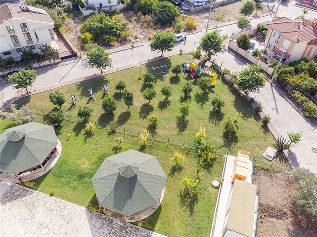 Отдельностоящая вилла 3+1 с мебелью в Гейнюке Кемере 