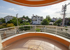 Отдельностоящая вилла 3+1 с мебелью в Гейнюке Кемере 