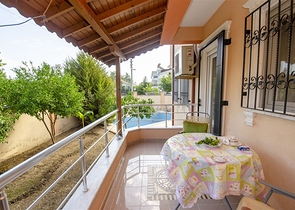 Отдельностоящая вилла 3+1 с мебелью в Гейнюке Кемере 