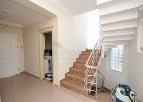 Отдельностоящая вилла 3+1 с мебелью в Гейнюке Кемере 