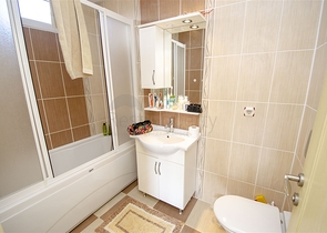 Отдельностоящая вилла 3+1 с мебелью в Гейнюке Кемере 