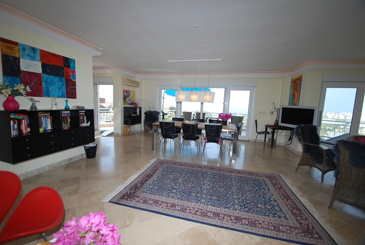 Дуплекс с мебелью и видом на море в Каргыджаке