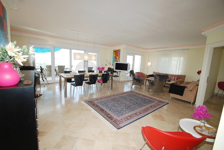 Дуплекс с мебелью и видом на море в Каргыджаке