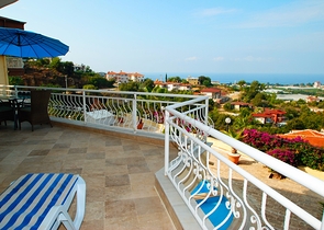 Дуплекс с мебелью и видом на море в Каргыджаке