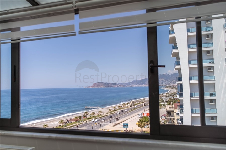 Шикарный пентхаус на первой береговой линии