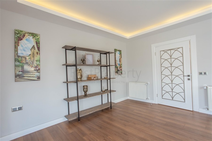 Шикарный пентхаус на первой береговой линии