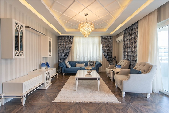 Шикарный пентхаус на первой береговой линии