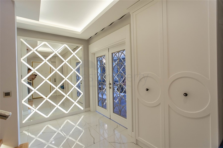 Шикарный пентхаус на первой береговой линии