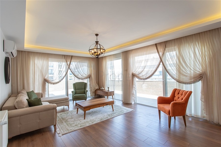 Шикарный пентхаус на первой береговой линии