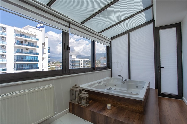 Шикарный пентхаус на первой береговой линии