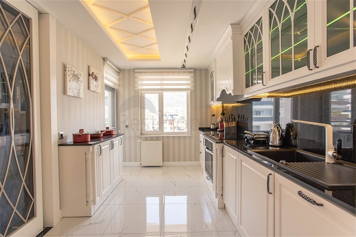 Шикарный пентхаус на первой береговой линии